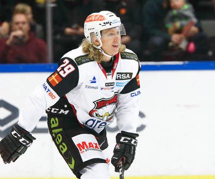 Malmö Redhawks Marcus Sylvegård jublar
