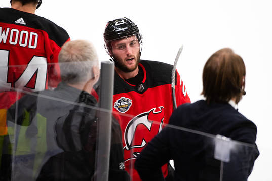 Stefan Noesen of the New Jersey Devils celebrates the 2-5