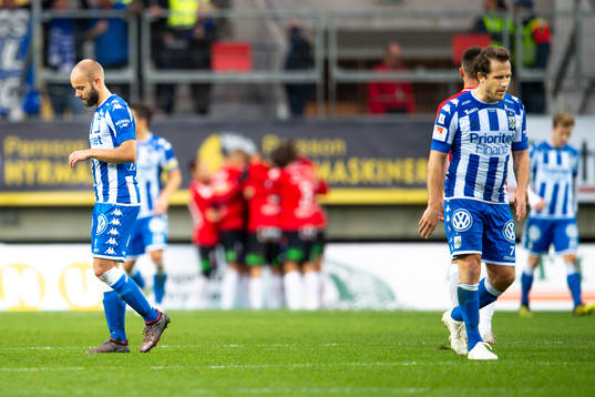 IFK Göteborgs Robin Söder och Tobias Hysén deppar