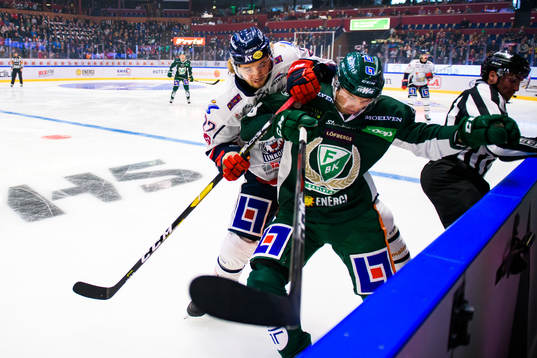 Linköpings Adam Brodecki och Färjestads Axel Ottosson