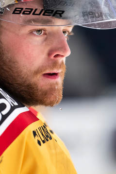 Luleås målvakt Nils Rubin unde uppvärmningen