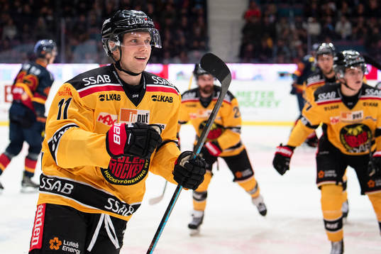 Luleås Petter Emanuelsson jublar