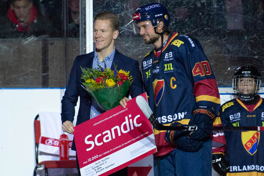 Djurgårdens Jacob Josefson tog emot pris som månadens