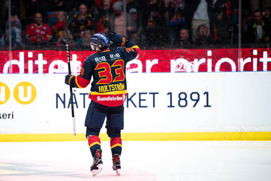 Djurgårdens Linus Hultström jublar