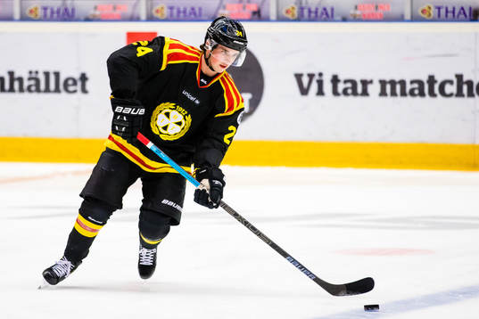 Brynäs William Altberg innan ishockeymatchen i SHL mellan