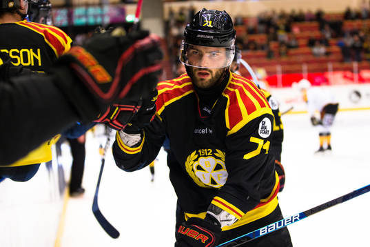 Brynäs Robert Kousal jublar