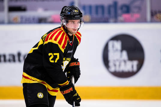 Brynäs Emil Forslund  innan ishockeymatchen i SHL mellan
