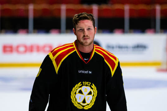 Brynäs Daniel Kristo innan ishockeymatchen i SHL mellan