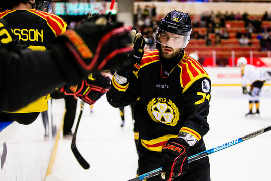Brynäs Robert Kousal jublar