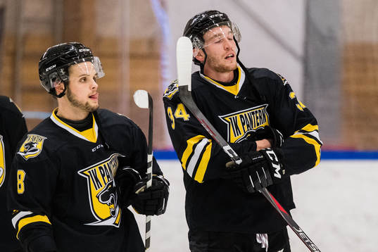 Panterns Tony Pappila och Oskar Eklind deppar