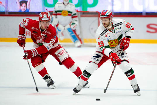 Timrås Morten Madsen och Moras Ryan Johnston