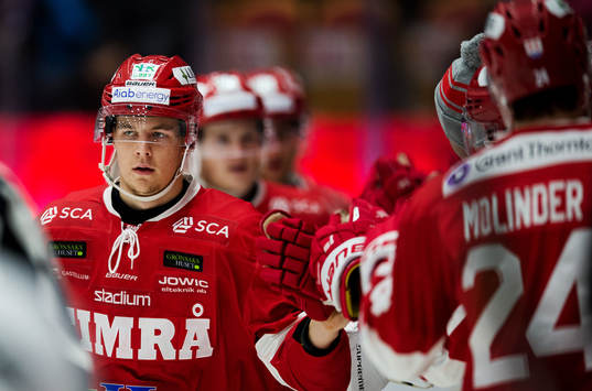 Timrås Filip Hållander jublar