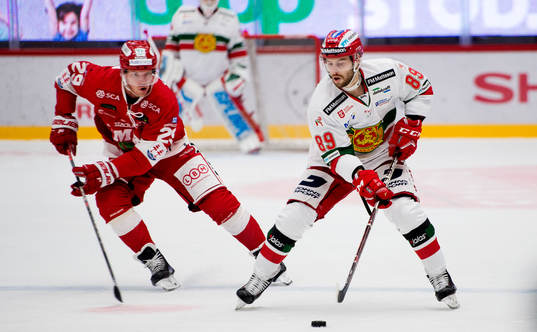 Timrås Morten Madsen och Moras Ryan Johnston
