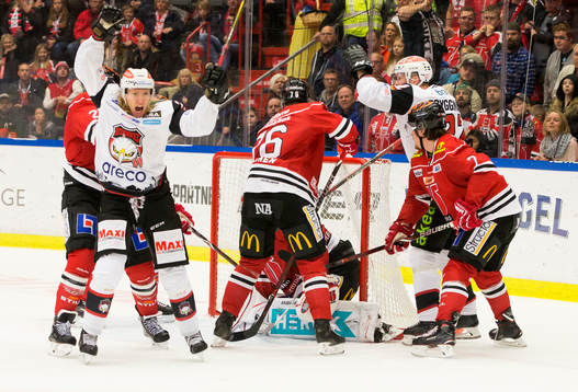 Malmö Redhawks Marcus Sylvegård jublar