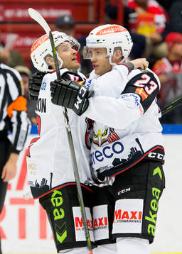 Malmö Redhawks Johan Olofsson och Christoffer Forsberg