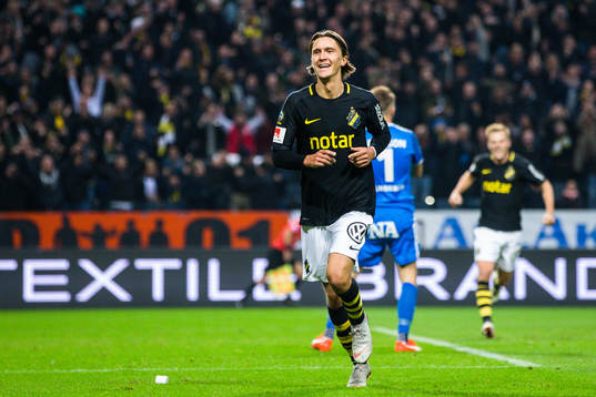 s Kristoffer Olsson jublar