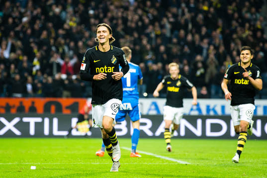 s Kristoffer Olsson jublar