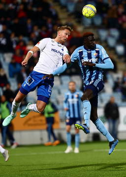 Norrköpings Kasper Larsen och Djurgårdens Aliou Badji