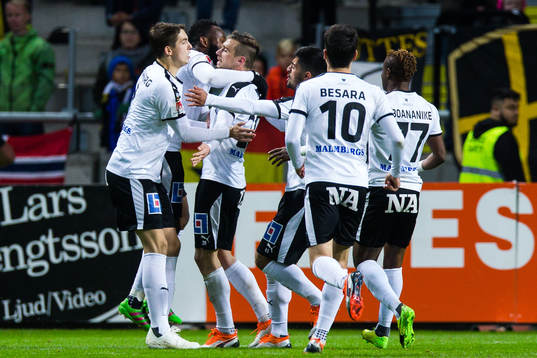 Örebros Filip Rogic jublar
