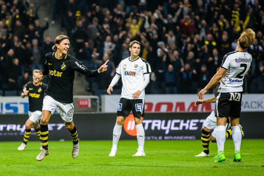 s Kristoffer Olsson jublar