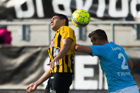 Häckens Paulinho och Malmö FFs Eric Larsson