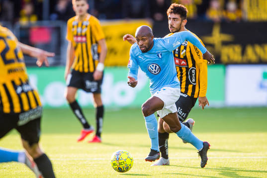 Malmö FFs Fouad Bachirou och Häckens Daleho Irandust