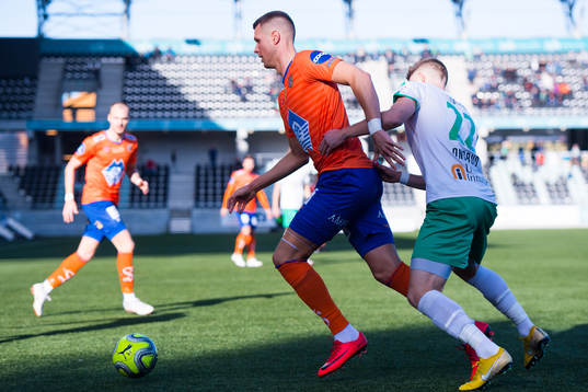 Hólmbert Fridjónsson of Aalesund and Kristian Lønstad