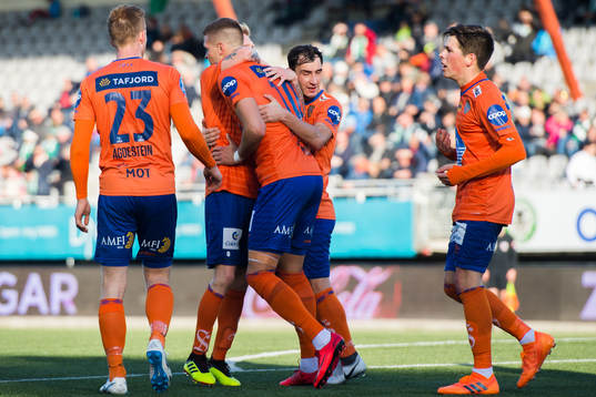 Hólmbert Fridjónsson of Aalesund celebrates the 1-1 goal