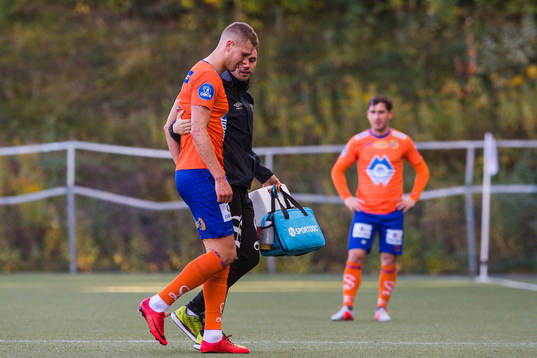 Hólmbert Fridjónsson of Aalesund in pain