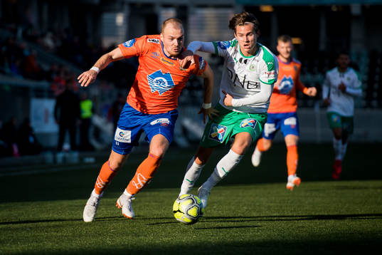 Aron Elís Thrándarson of Aalesund and Markus Solbakken of