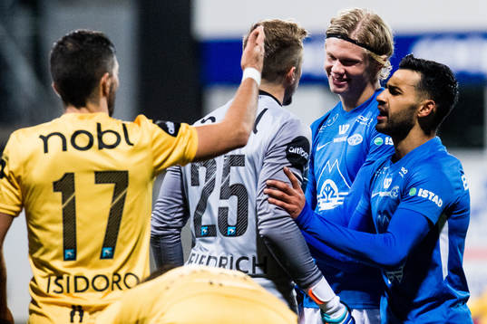 Isidoro and goalkeeper Ricardo Friedrich of Bodø/Glimt and