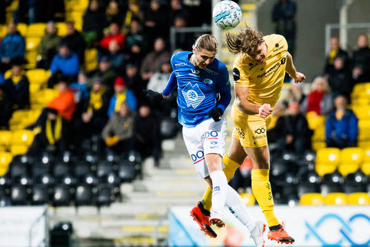 Pawel Piotr Cibicki of Molde and Martin Bjørnbak of