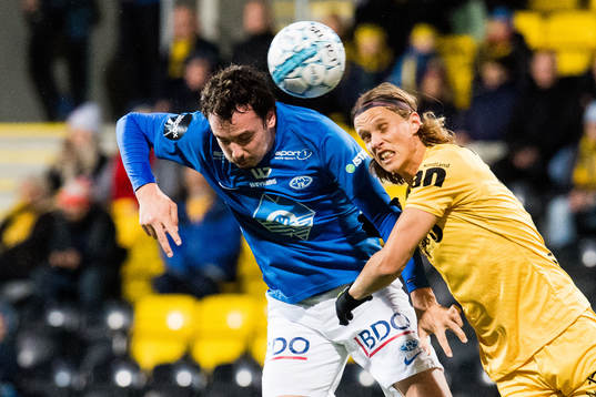 Vegard Forren of Molde and Ulrik Saltnes of Bodø/Glimt