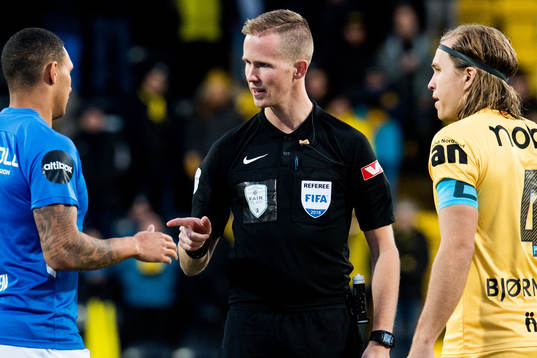 Kristoffer Hagenes, referee