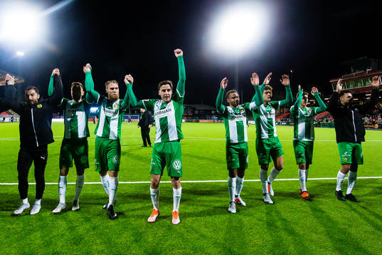 Hammarbys spelare jublar