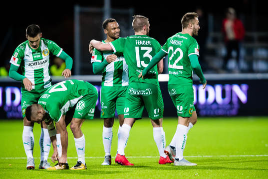 Hammarbys Mads Fenger Nielsen jublar med Serge-Junior