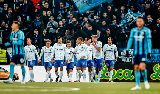 Norrköpings spelare jublar och Djurgårdens deppar