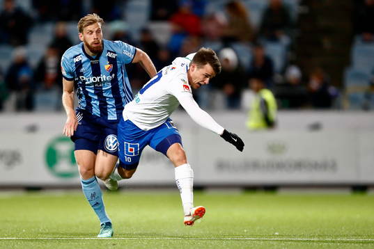 Djurgårdens Niklas Gunnarsson och Norrköpings Simon Skrabb
