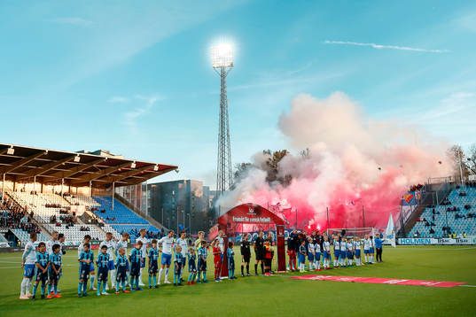 Rök, bengaler, pyroteknik i Djurgårdens klack