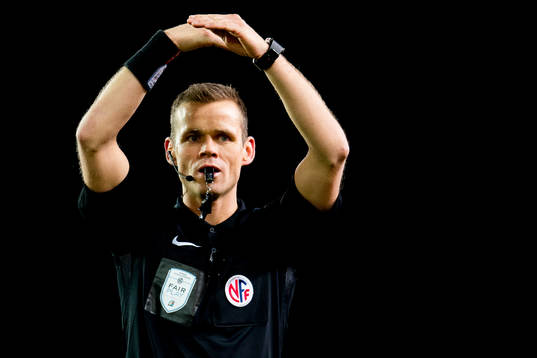 Sigurd Smehus Kringstad, referee