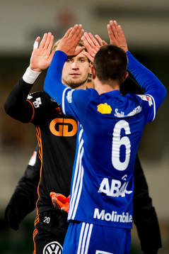 Sundsvalls Sundsvalls målvakt William Eskelinen och Juan