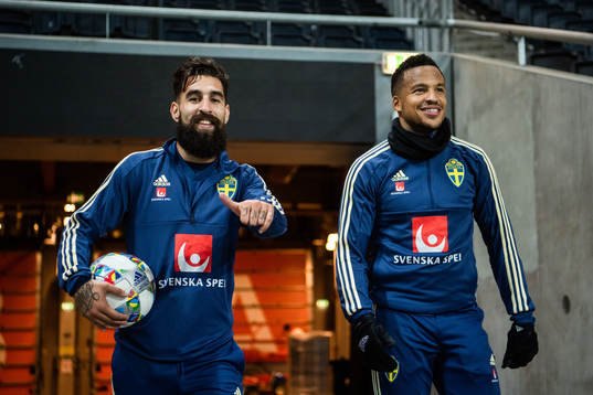 Sveriges Jimmy Durmaz och Martin Olsson