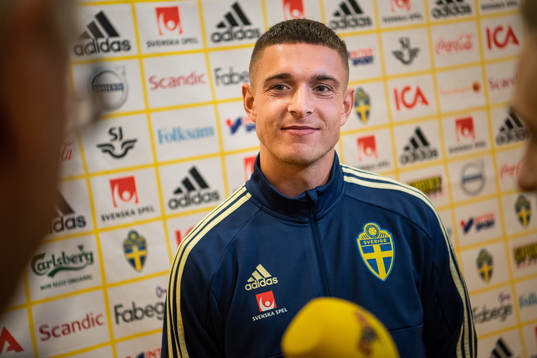 Sveriges Kristoffer Peterson i mixed zone