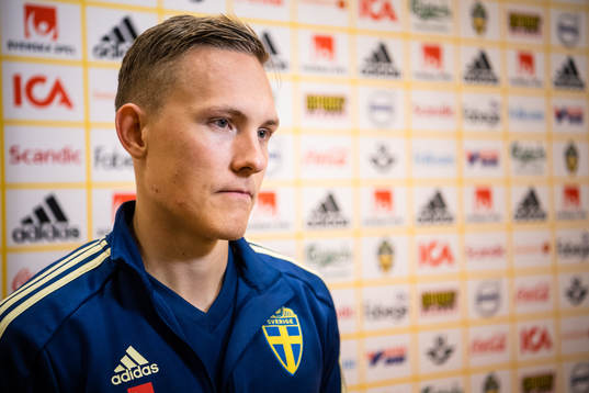 Sveriges Ludwig Augustinsson i mixed zone