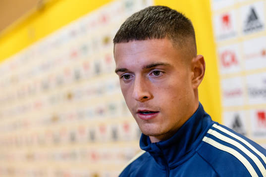 Sveriges Kristoffer Peterson i mixed zone