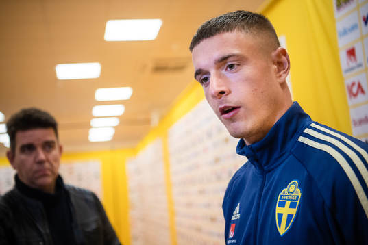 Sveriges Kristoffer Peterson i mixed zone