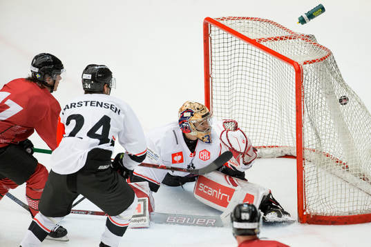 Samuel Fagemo of Frölunda scores 5-0 behind goalkeeper