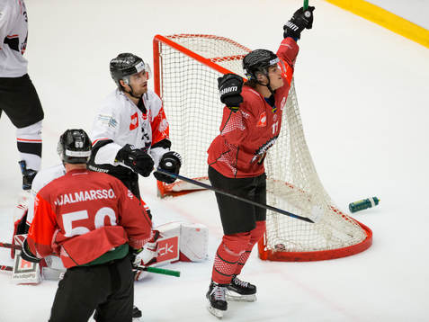 Samuel Fagemo of Frölunda celebrates scoring 5-0 behind