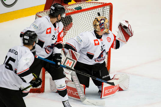 Mats Rosseli Olsen of Frölunda scores 1-0 behind