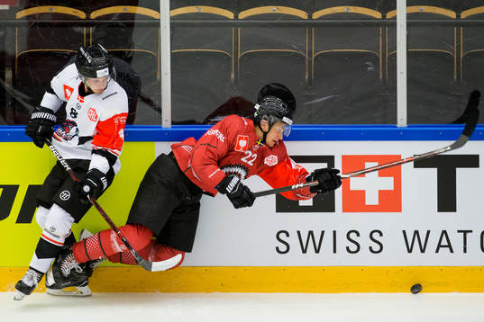 Sebastian Brinkman hits Linus Nässén of Frölunda